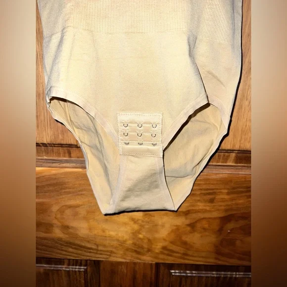 Nebility Shapewear - Picture 7 of 11